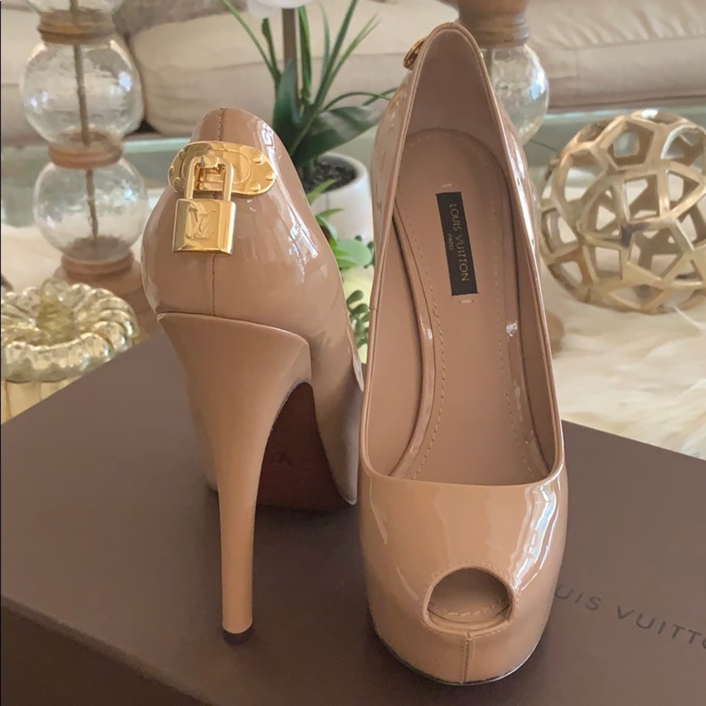 Louis Vuitton OH REALLY Peep toe Patent Nude pumps